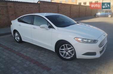 Седан Ford Fusion 2015 в 