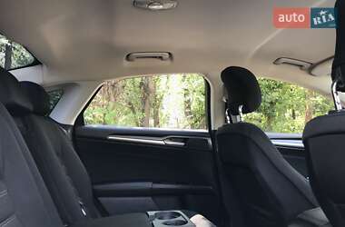 Седан Ford Fusion 2013 в 