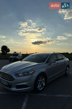 Седан Ford Fusion 2014 в 