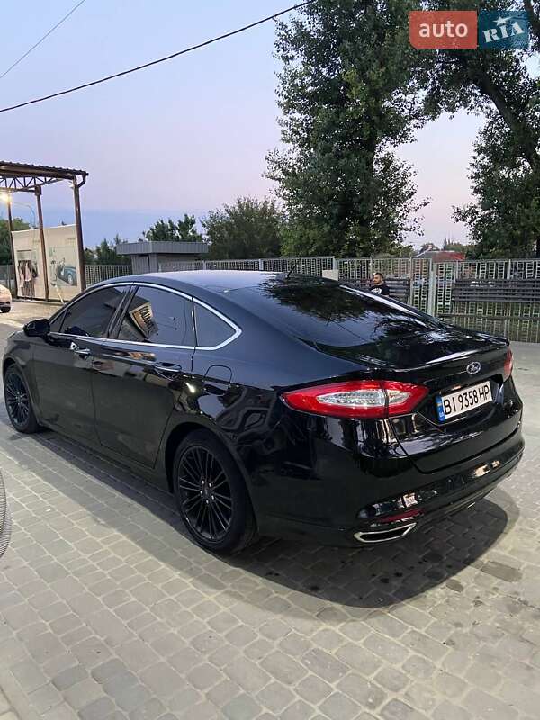 Седан Ford Fusion 2015 в Кременчуці