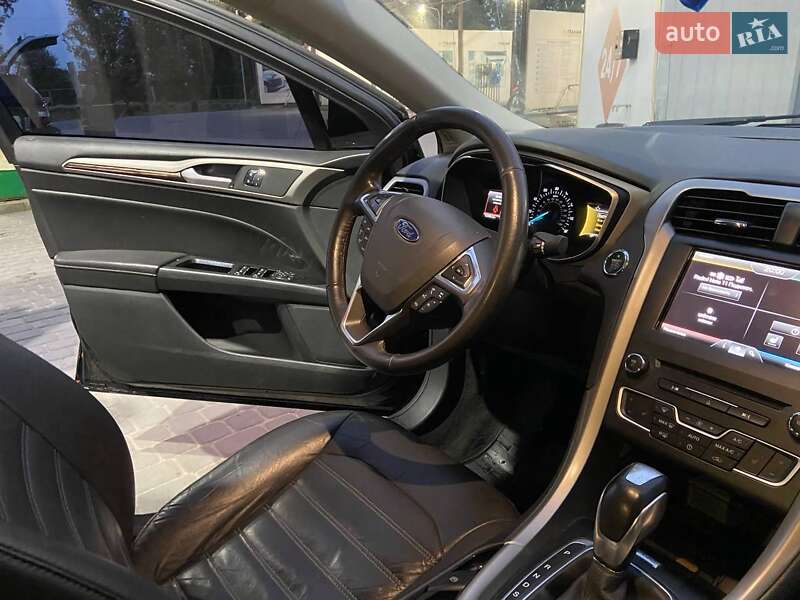 Седан Ford Fusion 2015 в Кременчуці