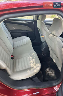 Седан Ford Fusion 2018 в 