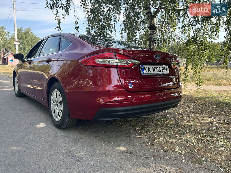 Седан Ford Fusion 2018 в Києві