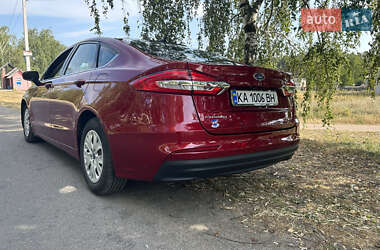Седан Ford Fusion 2018 в 