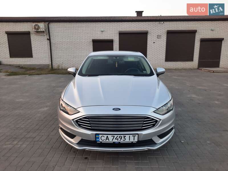Седан Ford Fusion 2016 в Умані