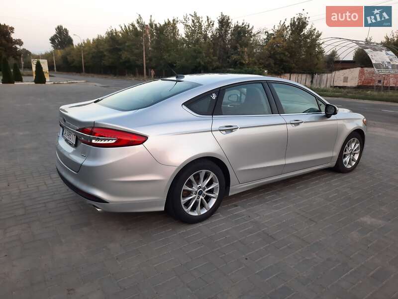 Седан Ford Fusion 2016 в Умані