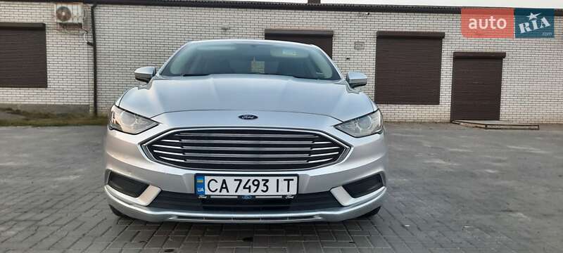 Седан Ford Fusion 2016 в Умані