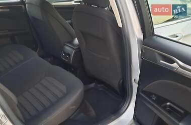 Седан Ford Fusion 2016 в Умані