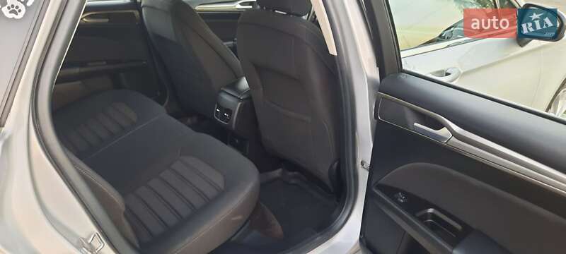 Седан Ford Fusion 2016 в Умані