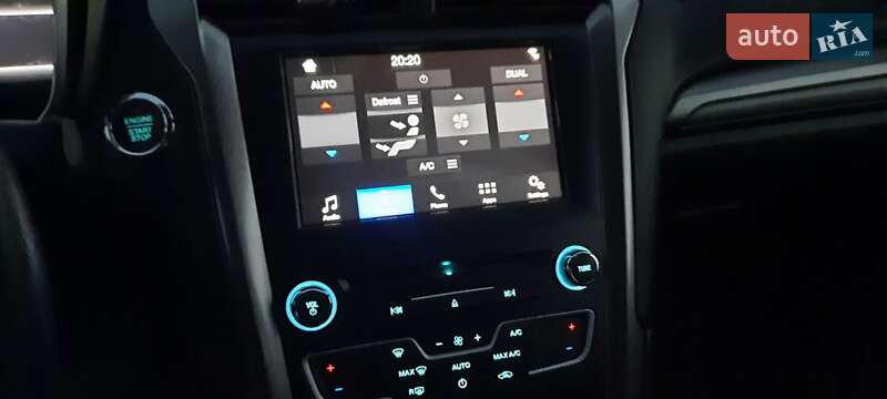 Седан Ford Fusion 2016 в Умані