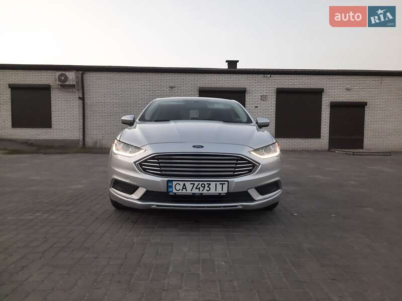Седан Ford Fusion 2016 в Умані