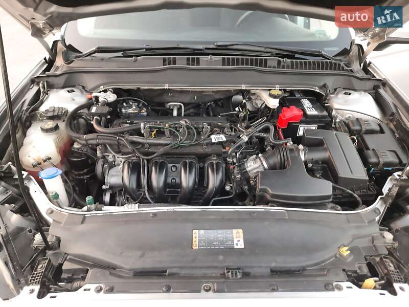 Седан Ford Fusion 2016 в Умані