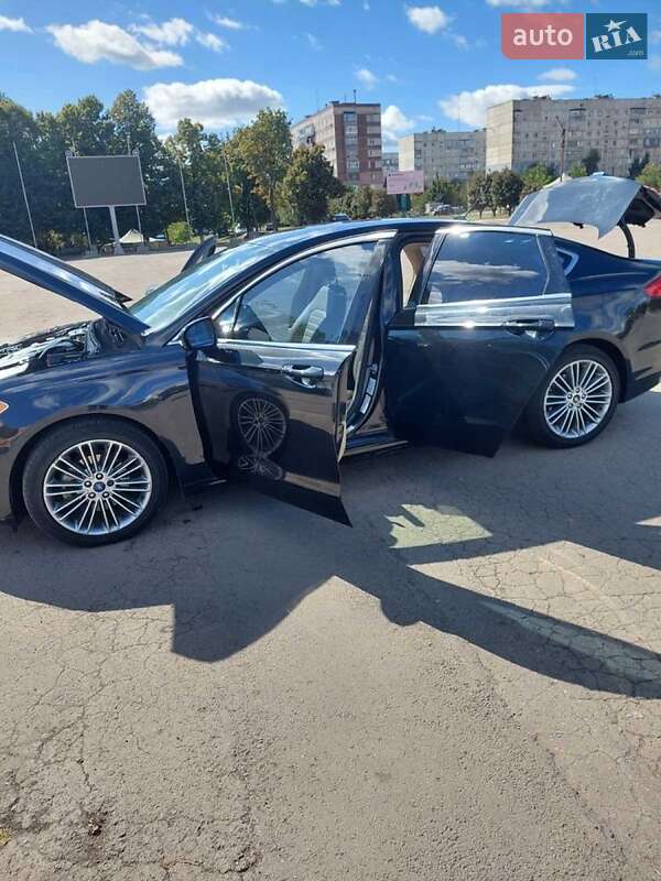 Седан Ford Fusion 2014 в Близнюках