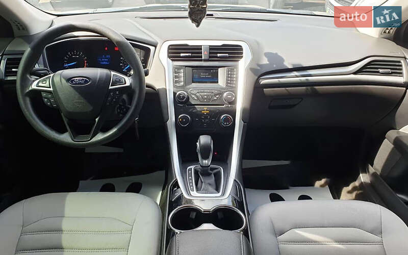 Седан Ford Fusion 2014 в Ужгороде