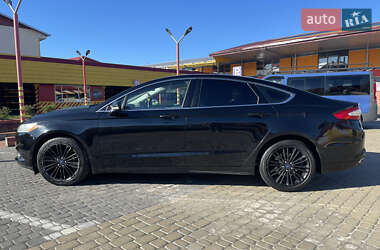 Седан Ford Fusion 2016 в 