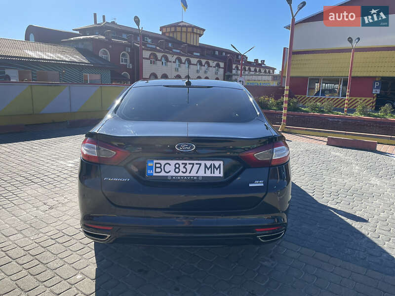 Седан Ford Fusion 2016 в Львове