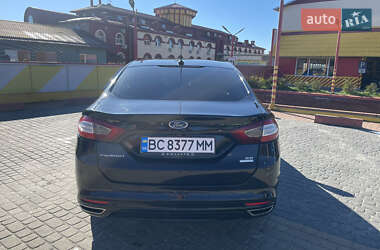 Седан Ford Fusion 2016 в Львове