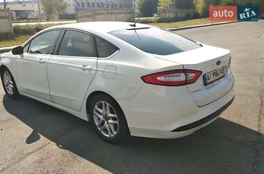 Седан Ford Fusion 2015 в 
