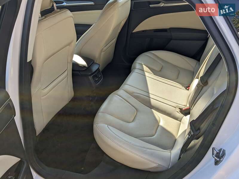 Седан Ford Fusion 2014 в Киеве фото 5 Седан Ford Fusion 2014 в Киеве