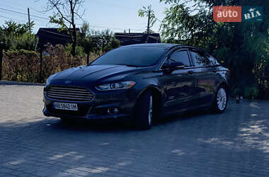 Седан Ford Fusion 2015 в 