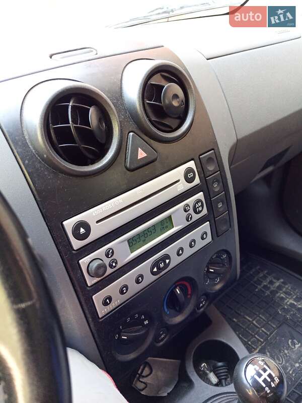 Хэтчбек Ford Fusion 2004 в Чернигове