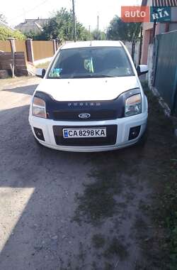 Хэтчбек Ford Fusion 2010 в 