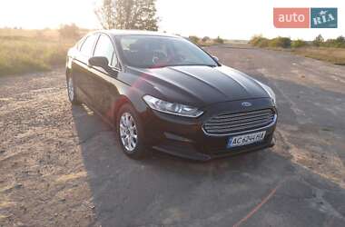 Седан Ford Fusion 2015 в Старій Вижівці