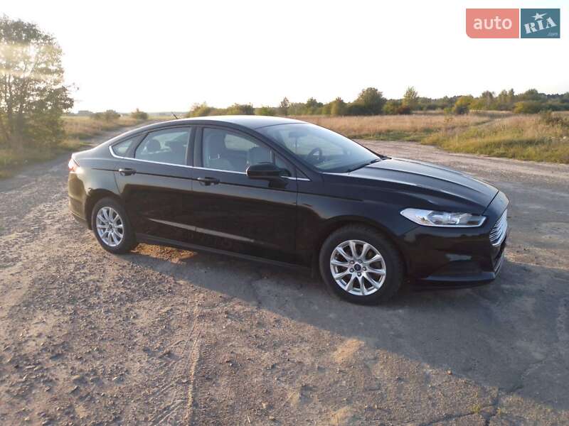 Седан Ford Fusion 2015 в Старій Вижівці