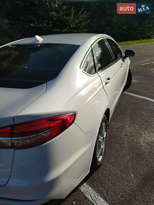 Седан Ford Fusion 2020 в Фастові