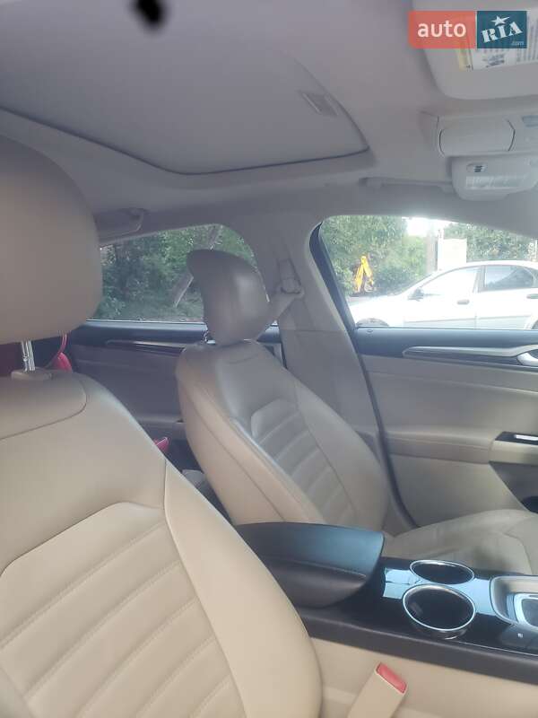Седан Ford Fusion 2013 в Ужгороде