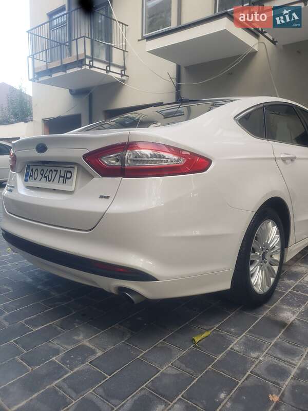 Седан Ford Fusion 2013 в Ужгороде