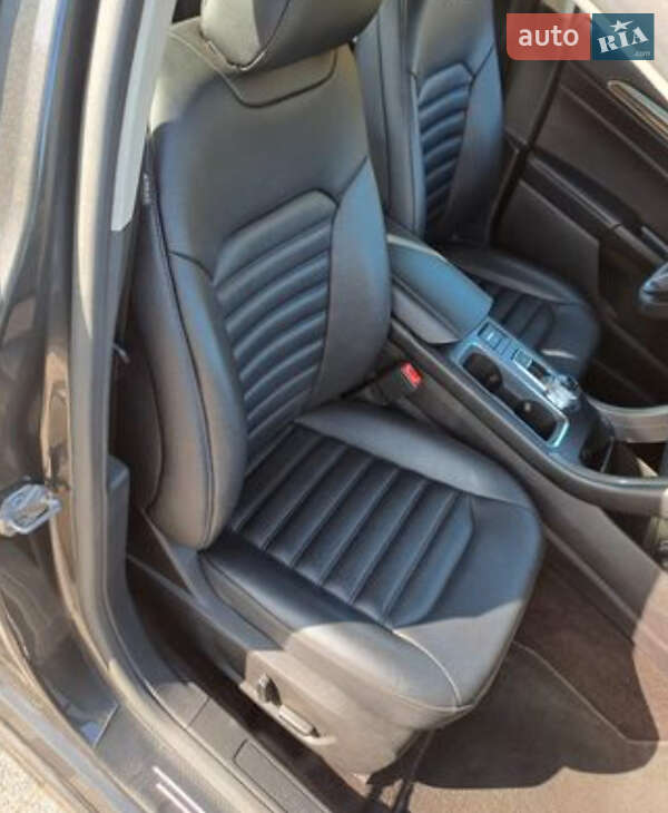 Седан Ford Fusion 2019 в Львове