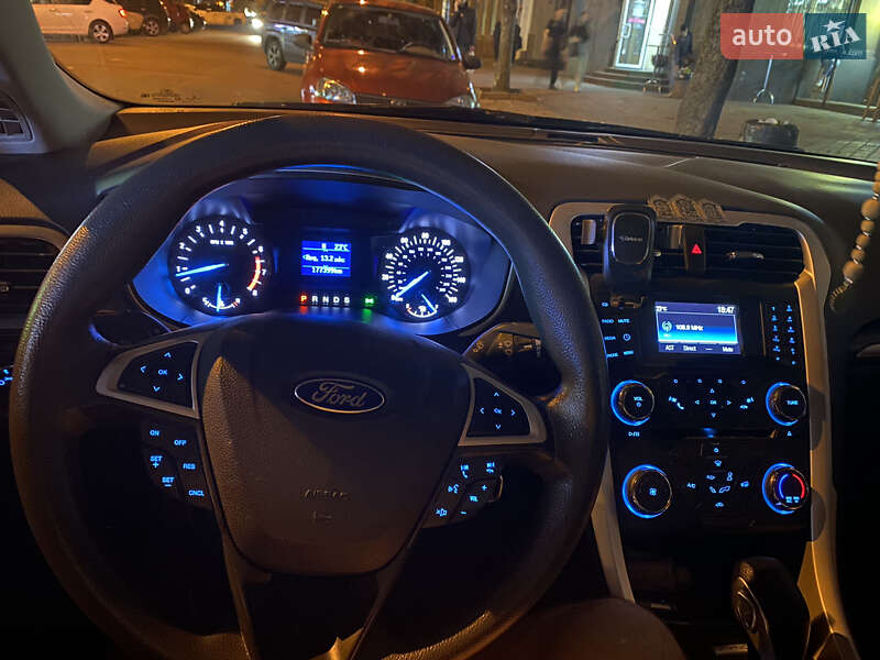 Седан Ford Fusion 2015 в Кривом Роге