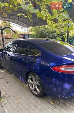 Седан Ford Fusion 2016 в 