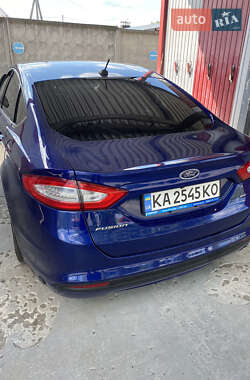 Седан Ford Fusion 2016 в 