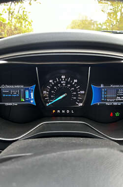 Седан Ford Fusion 2015 в 