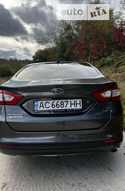 Седан Ford Fusion 2015 в 