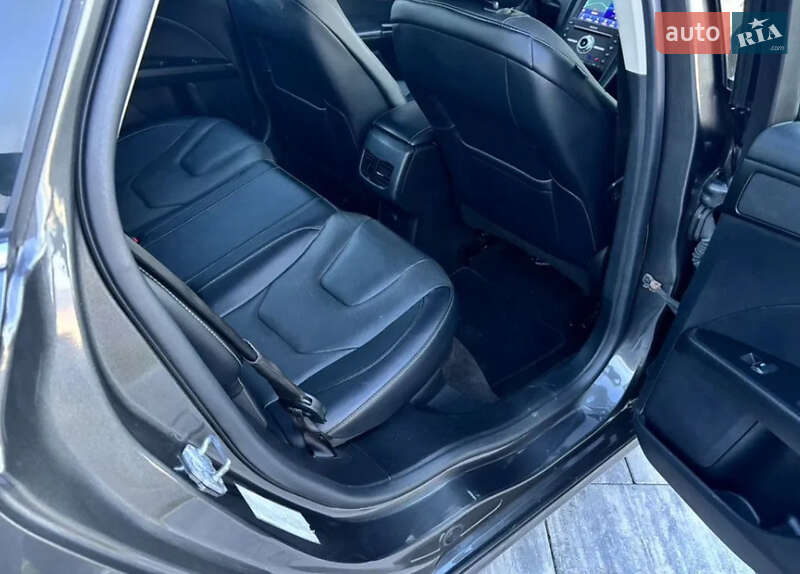Седан Ford Fusion 2017 в Ровно