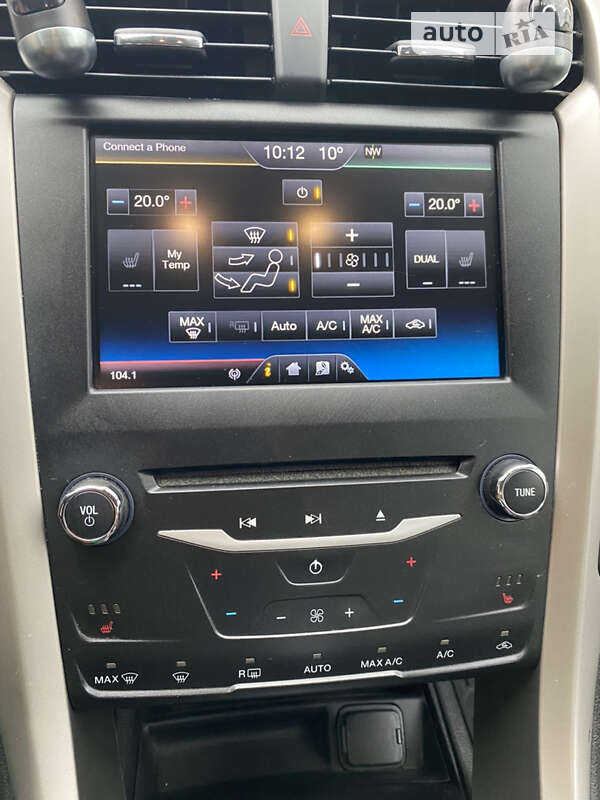 Седан Ford Fusion 2014 в Стрию