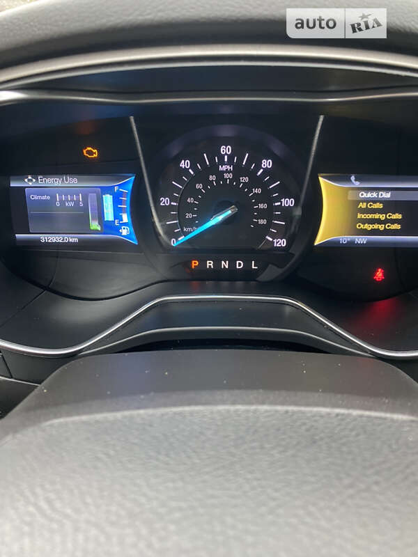 Седан Ford Fusion 2014 в Стрию
