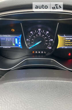 Седан Ford Fusion 2014 в 