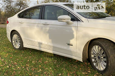 Седан Ford Fusion 2014 в 