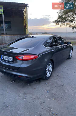 Седан Ford Fusion 2015 в 