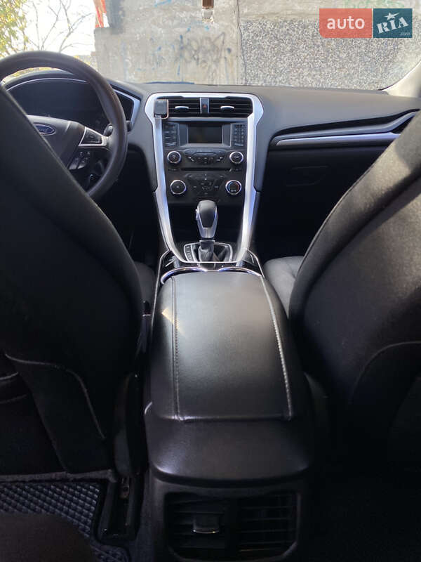 Седан Ford Fusion 2015 в Виннице