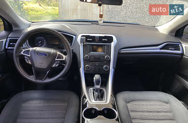 Седан Ford Fusion 2015 в 