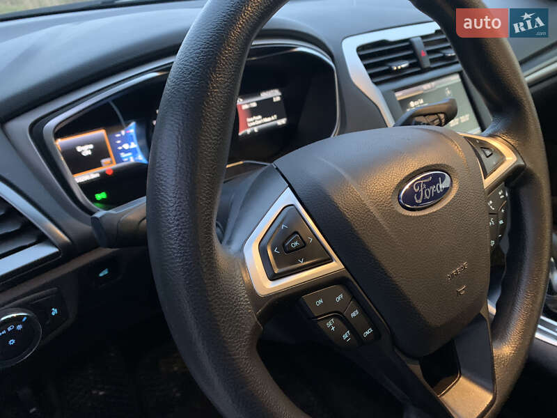 Седан Ford Fusion 2015 в Кропивницькому