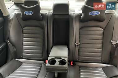 Седан Ford Fusion 2016 в 