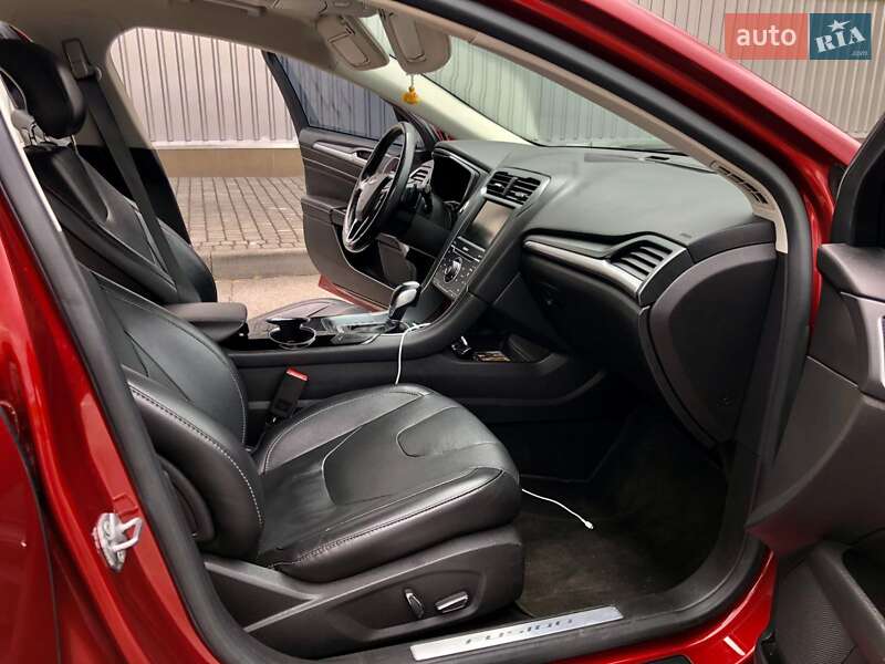Седан Ford Fusion 2014 в Тячеве
