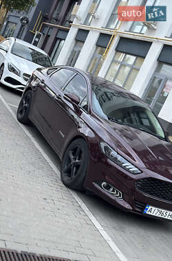 Седан Ford Fusion 2013 в 