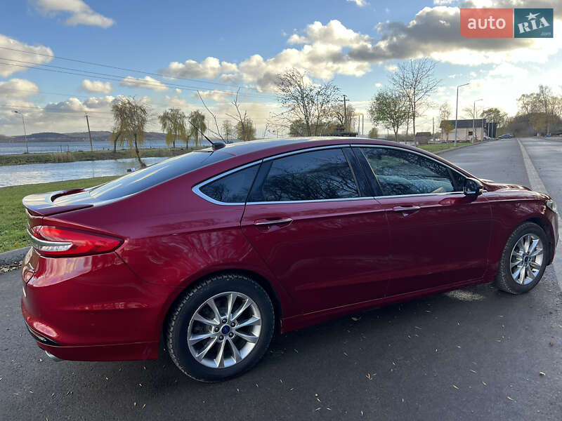 Седан Ford Fusion 2016 в Бурштині